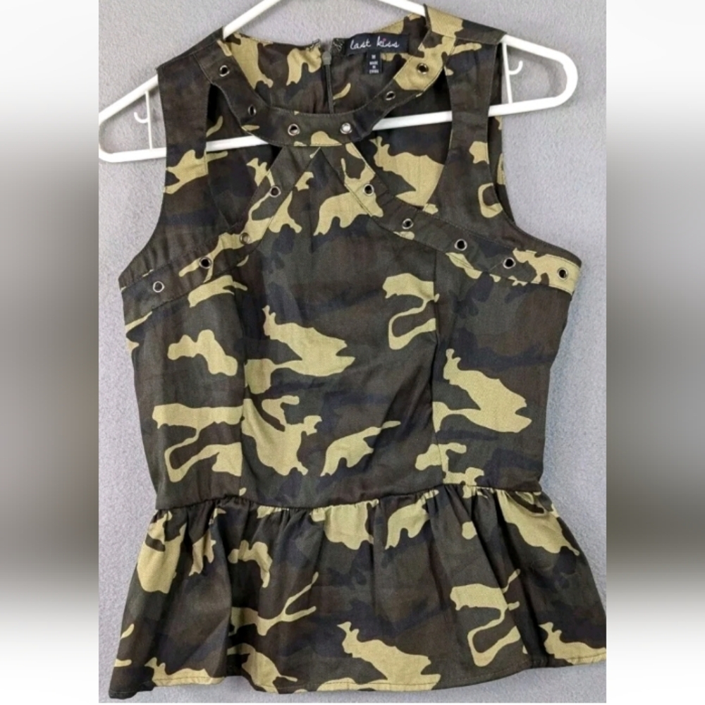 NEW Last Kiss Sleeveless Green Brown Camo Peplum Top with Grommets & Cutouts M